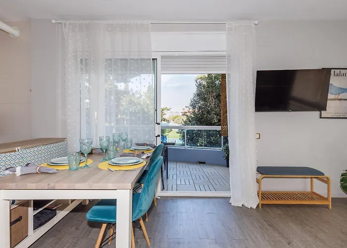 Uhc Els Pins Aacc Салоу